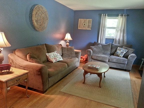 3rd image of 1149 Village Way