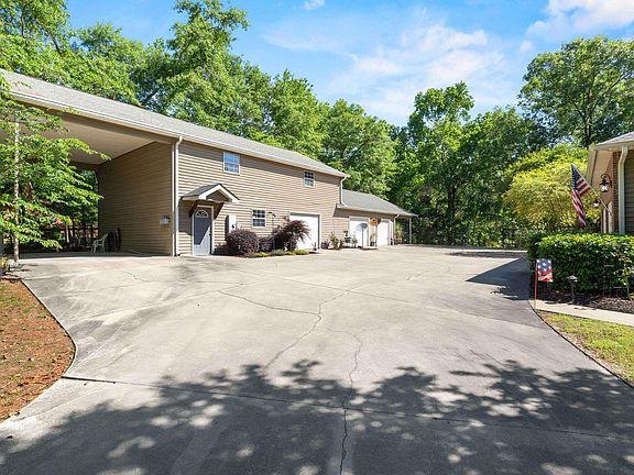5th image of 1338 John G Richards Rd