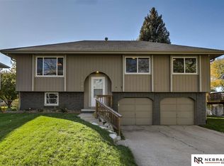 5018 S 98th St, Omaha, NE 68127