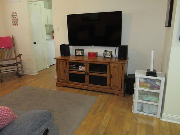 3rd image of 265 Gainesville Dr