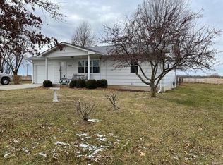 105 Prairie Rd, Hawk Point, MO 63349