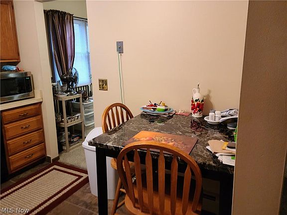 4th image of 7398 Eisenhower Dr Unit 1