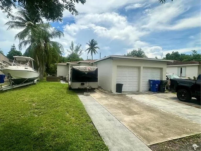2520 Fillmore St — Photo 1