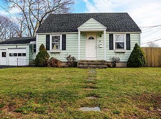 88 Calderwood Dr, Warwick, RI 02886