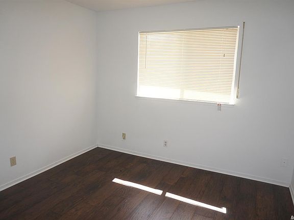 5th image of 361 Park Warren Dr
