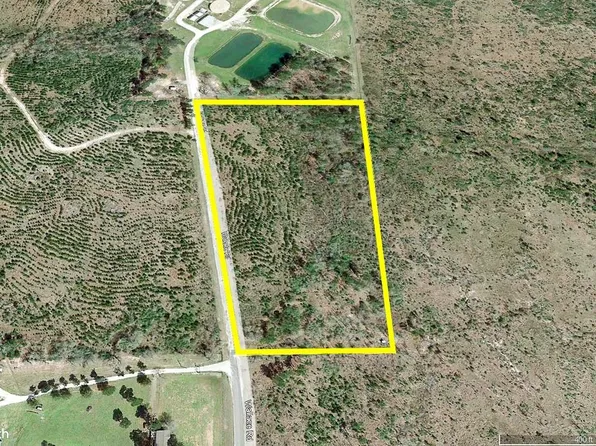 1 Wallace Rd, Huntsville, TX 77320