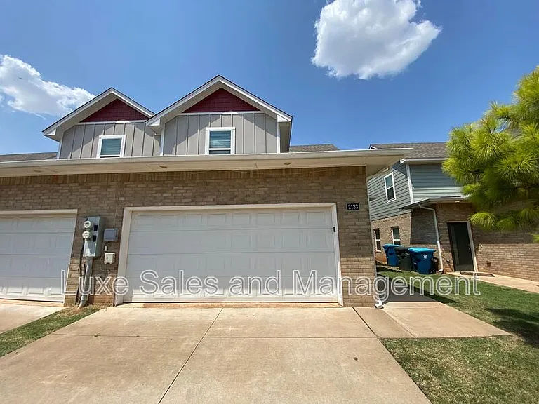 2133 Camino Del Plaza Ln — Photo 1