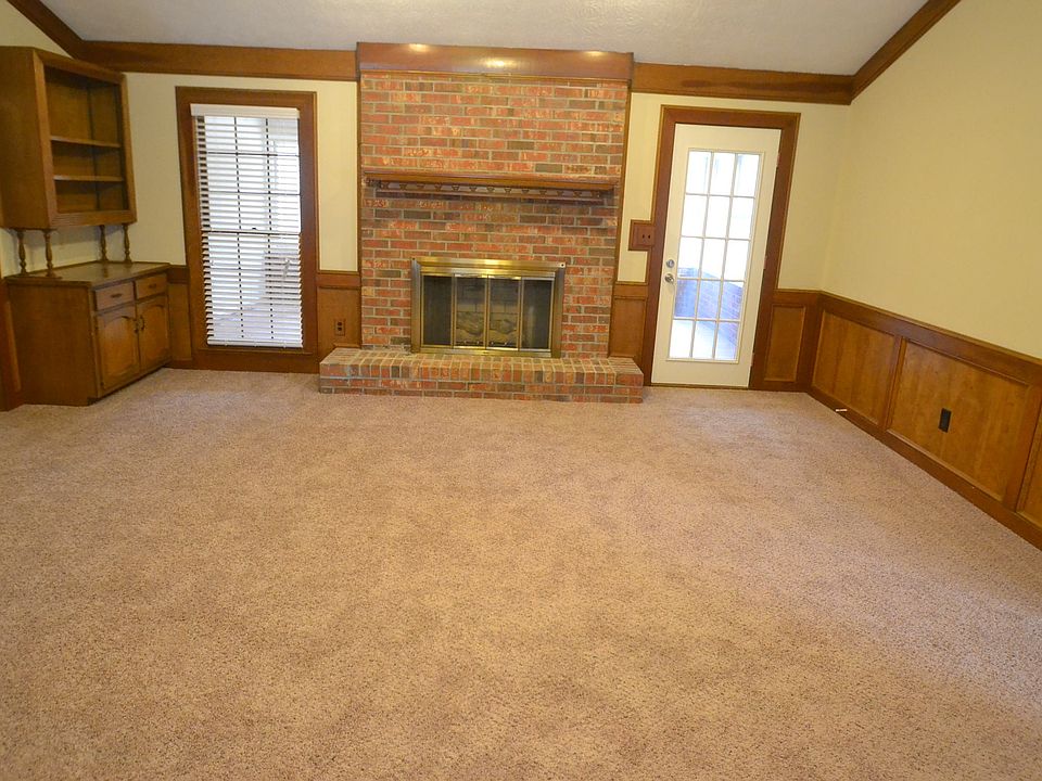 1st image of 2850 Brackenwood Dr
