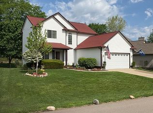 1288 Edgebrook Dr, Howell, MI 48843