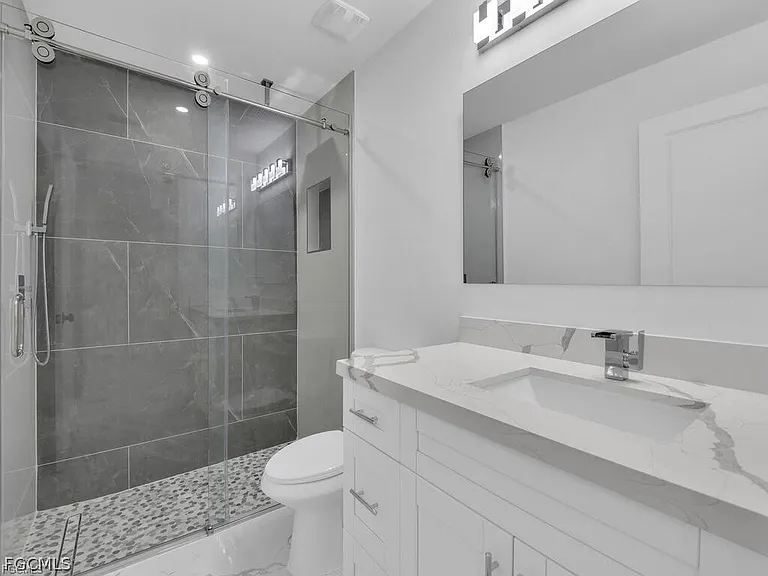 4921 Leonard Blvd S — Photo 14