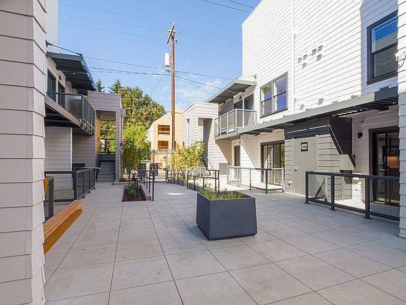 5th image of 5780-5790 N Greeley Ave #5790/10