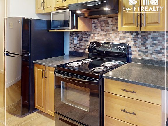 05_303-175 4th St E_Functional Kitchen_04292025