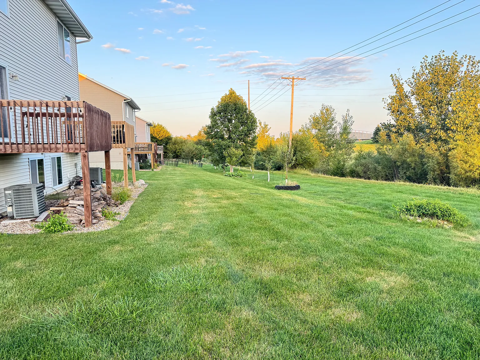 2 bed, 1.5 bath, 1082 sqft, $1,300 — Photo 3