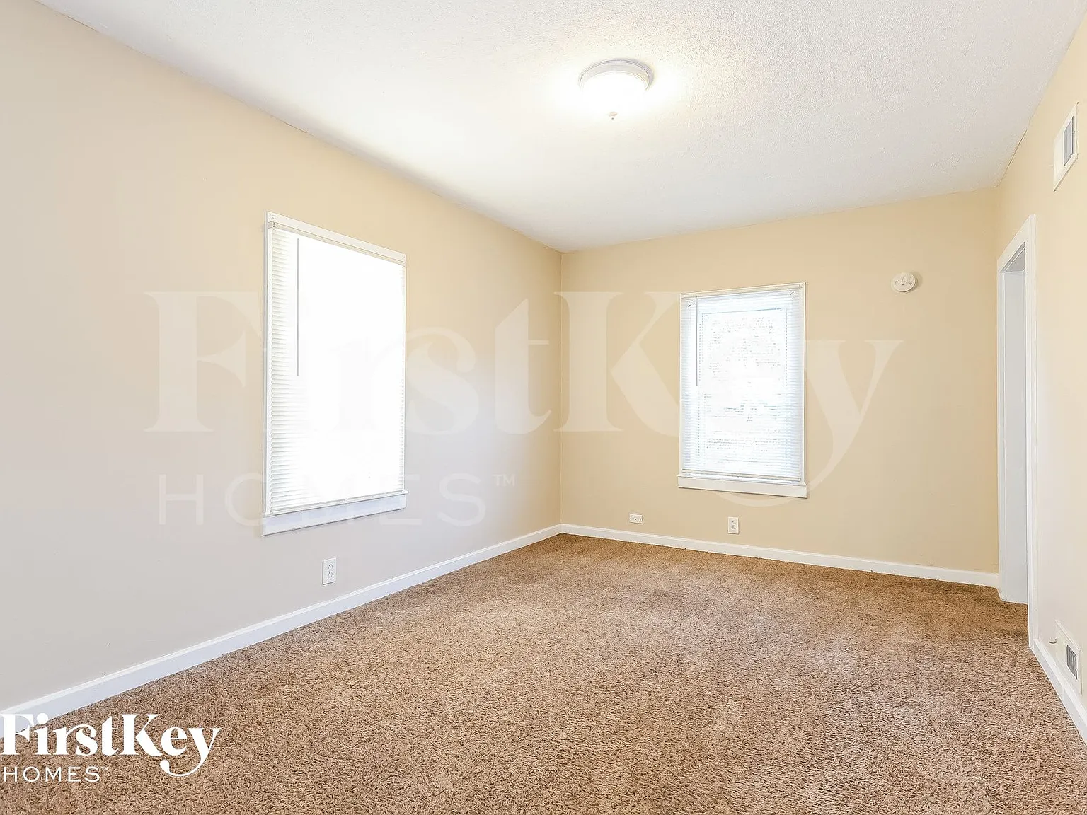 3 bed, 1.0 bath, 885 sqft, $2,275 — Photo 3