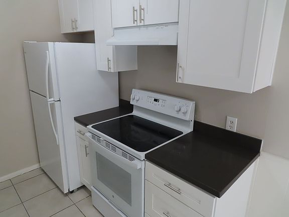 4th image of 4316 52nd St APT 7