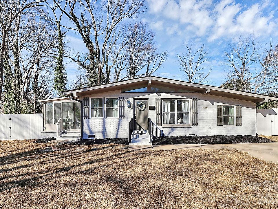 1st image of 732 Aintree Rd