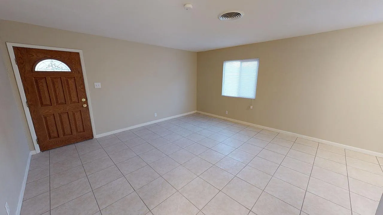 4 bed, 1200 sqft, $1,645 — Photo 4