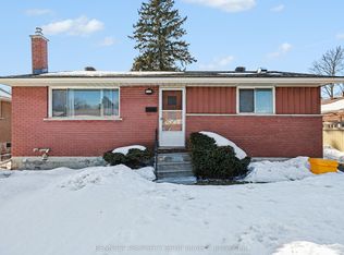 1112 Cobden Rd, Ottawa, ON K2C 2Z2