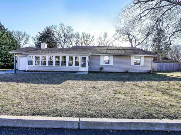 707 Breakers Ave, Absecon, NJ 08201