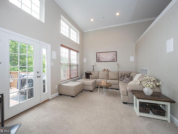 5th image of 409 Fort Hill Cir