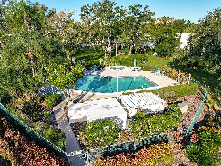 107 Pinehurst Dr #107 — Photo 36