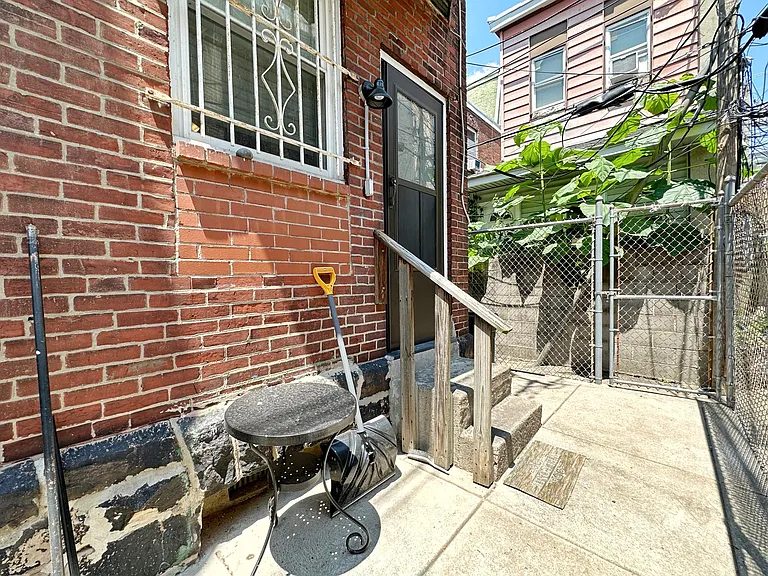 2509 S Rosewood St — Photo 20