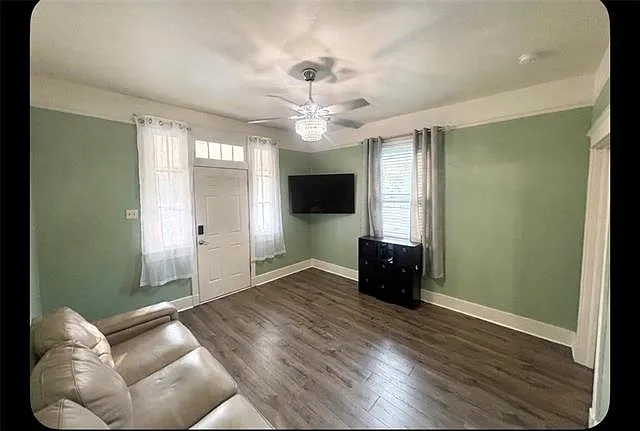2 bed, 1.0 bath, 892 sqft, $1,550 — Photo 4