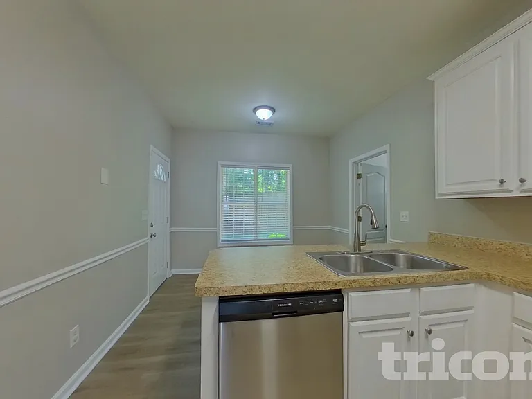 12264 Crestwood Ct — Photo 6