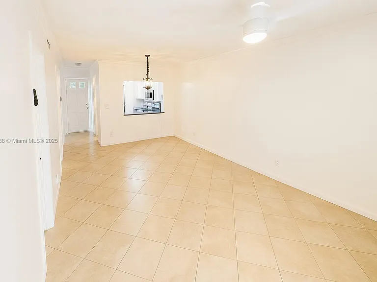 1100 Pine Dr #106 — Photo 6