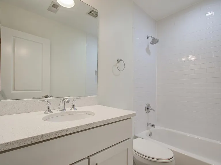 3937 Davis Pl NW #4 — Photo 13