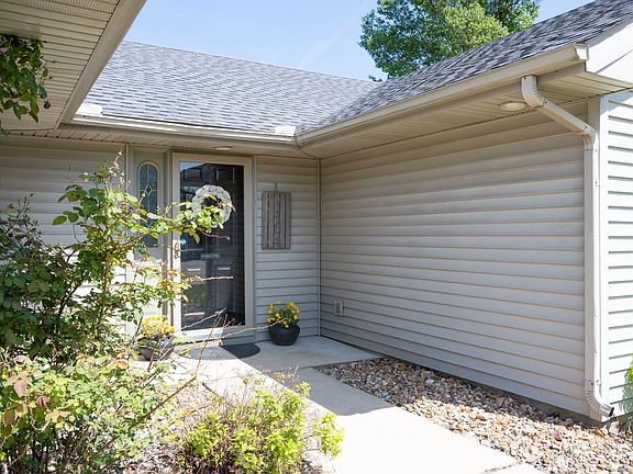 2nd image of 1404 Casselbury Ln