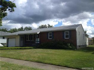 37 Centerview Ln, West Seneca, NY 14224