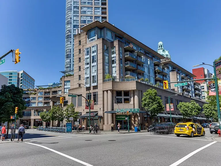 555 Abbott St #311 — Photo 11