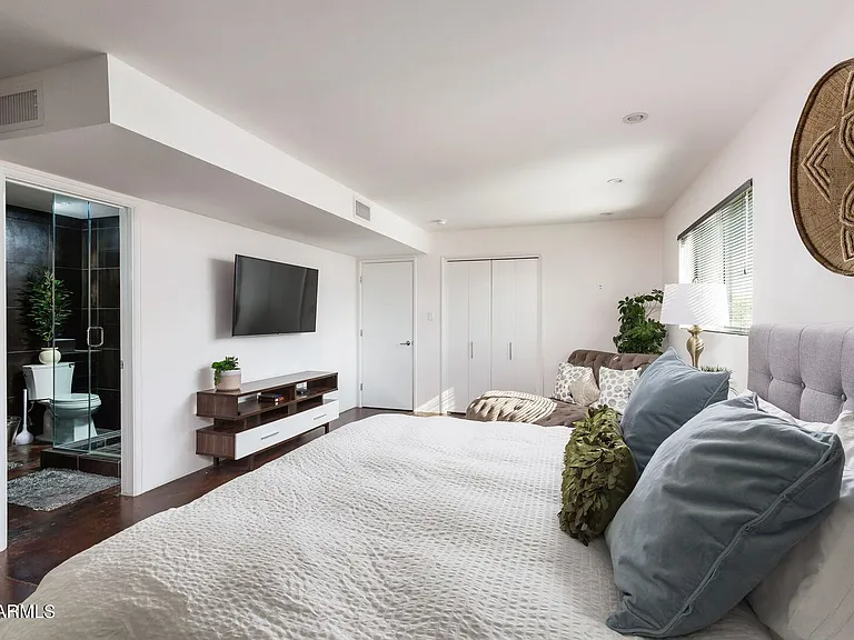 5002 N 38th Pl — Photo 11