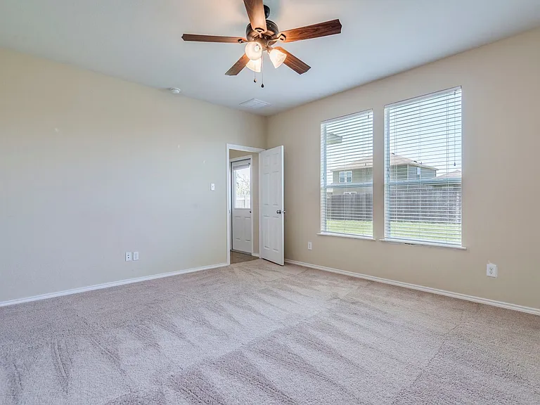 141 Marcheeta Way — Photo 9