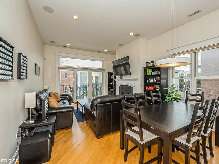 2905 N Halsted St #302 — Photo 4