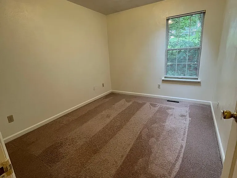 888 Patrick Henry Dr — Photo 19