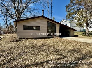 1033 Forest Ave, Kirkwood, MO