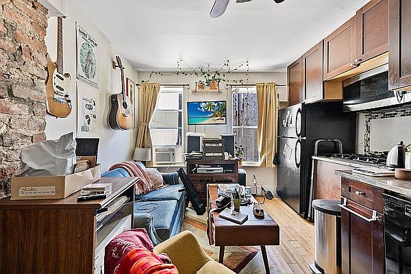 1st image of 173 Montrose Ave #2RBH