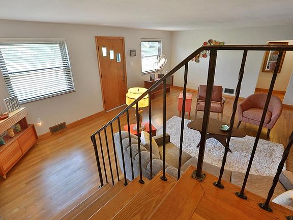 2nd image of 305 Glenmont Ave