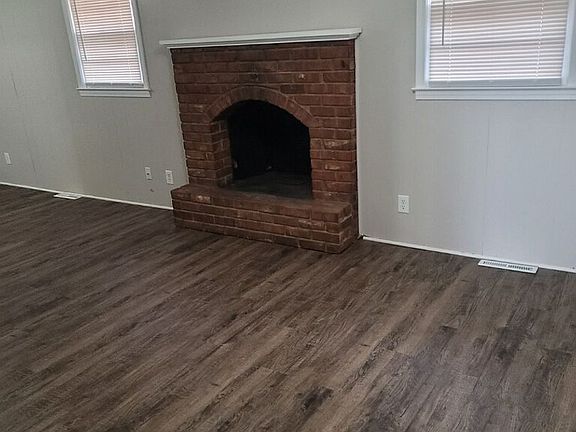 3rd image of 8714 Ford Ave