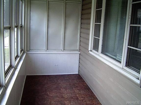 4th image of 72 1st Ave