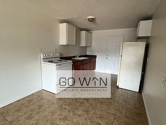 3rd image of 2203 E McKinley St APT 3