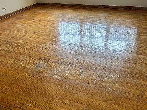 3rd image of 10350 Chaucer St APT 1