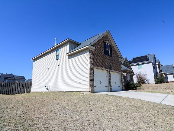 3rd image of 7265 Roundstone Dr