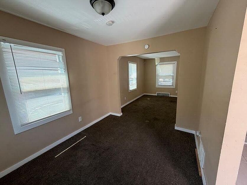 8878 Evergreen Ave, photo 11