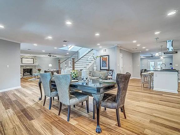 2nd image of 110 Brightwood Pl