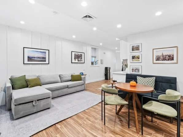 47 47th street #9, Weehawken Twp., NJ 07086