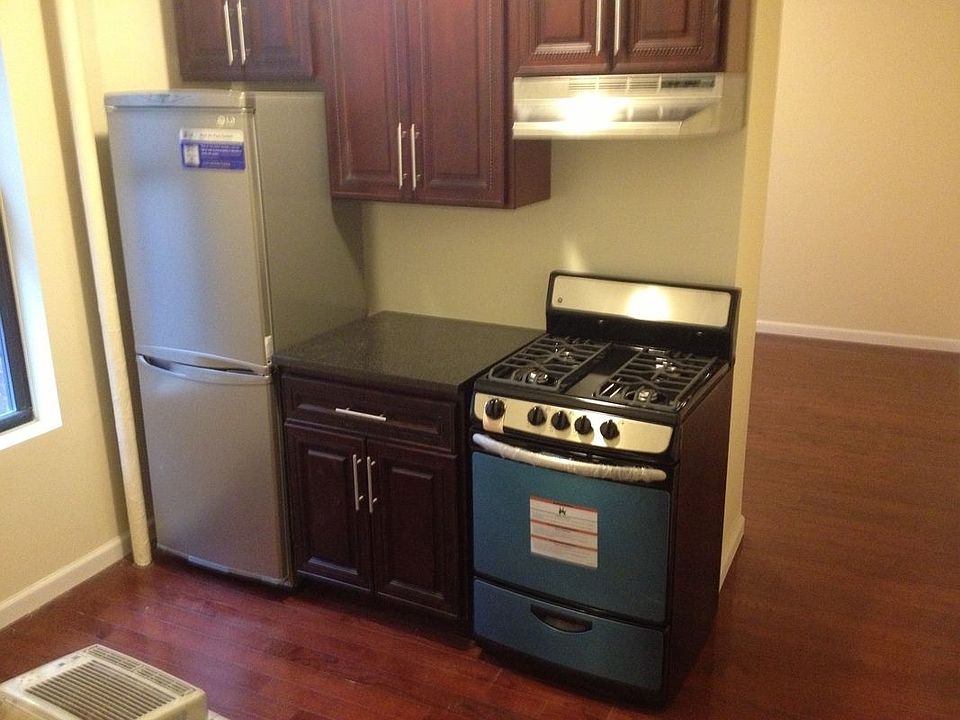 1st image of 323 E 108th St APT 22