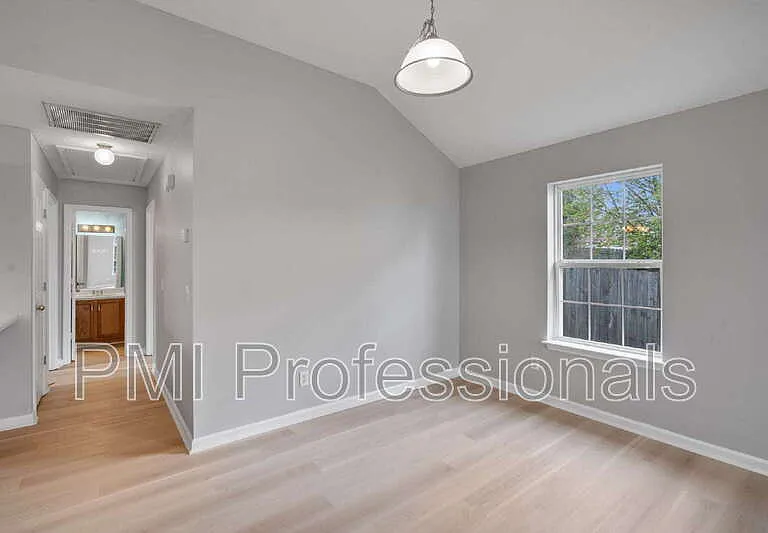 604 Hugh Duffy Cv — Photo 7